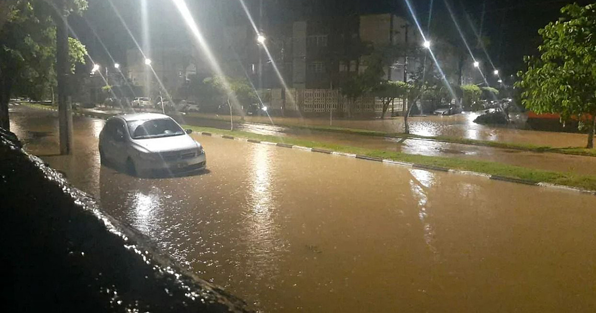 Caraguá e Ubatuba contabilizam estragos causados pela chuva desta madrugada