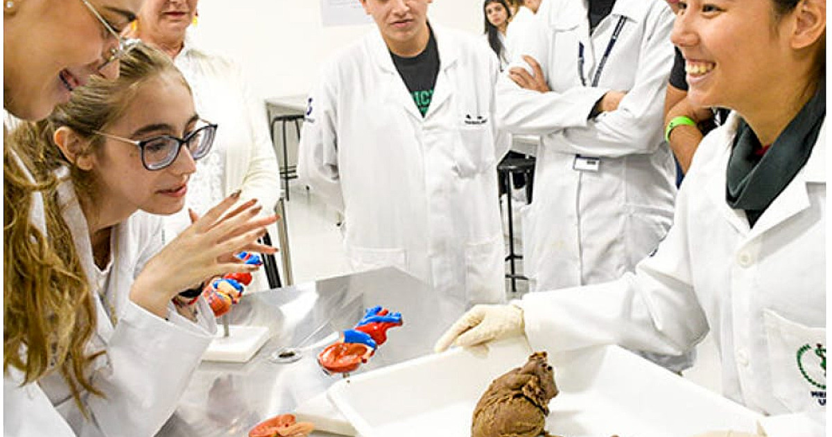 Unitau recebe futuros calouros de Medicina em evento de Portas Abertas