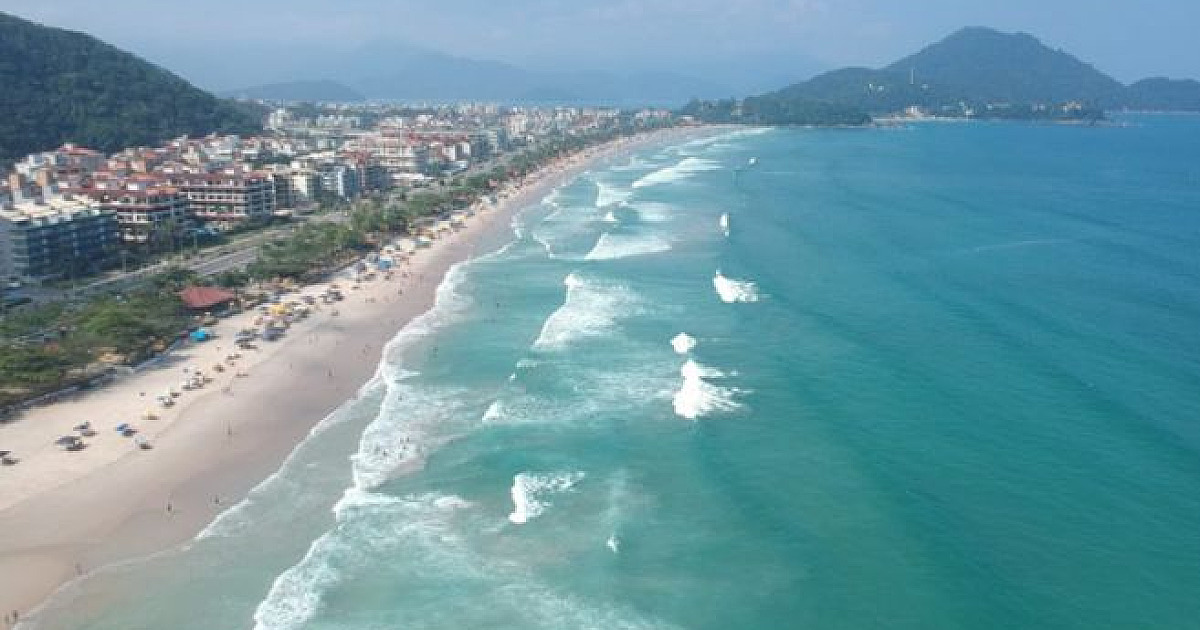 Surfistas localizam corpo de homem no mar em Ubatuba