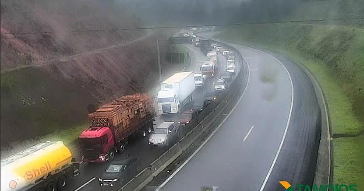 Após fim de semana de chuva, serra da Tamoios é novamente liberada
