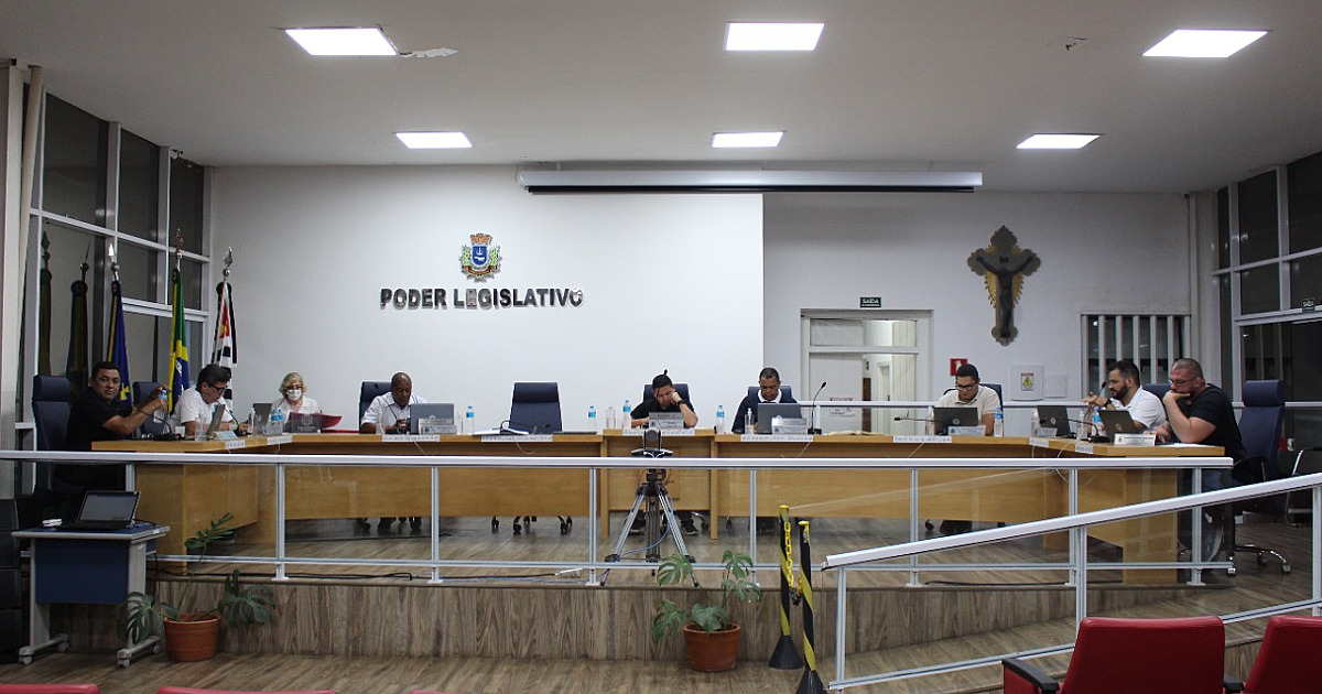 Vereadores de Ilhabela mantêm parecer contrário da Comissão de Justiça e Redação a Projeto de Lei e reprovam recurso apresentado