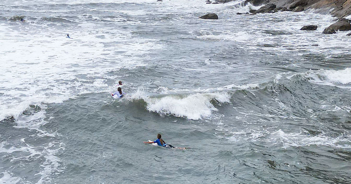1ª Etapa do Circuito Sebastianense de Surf Categoria de Base agita Praia de Cambury neste fim de semana