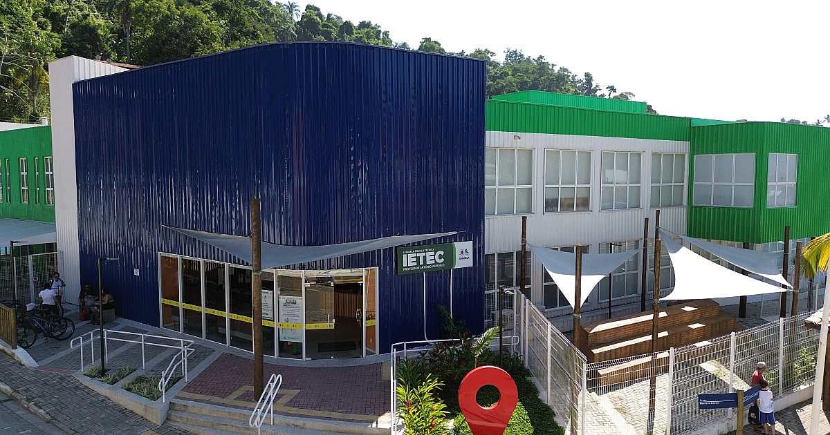 Prefeitura de Ilhabela realiza I Feira do Estudante com foco em formação e oportunidades para jovens e adultos