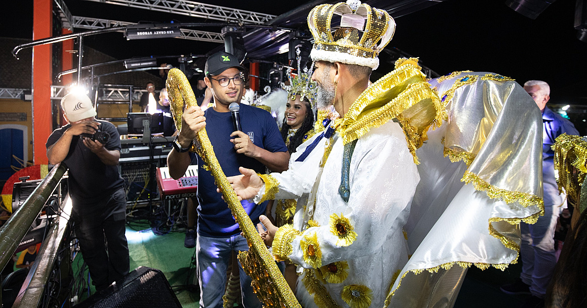 Jammil inaugura o Carnaval 2026 de São Sebastião em noite grandiosa com trio elétrico 360° e celebração histórica na Rua da Praia