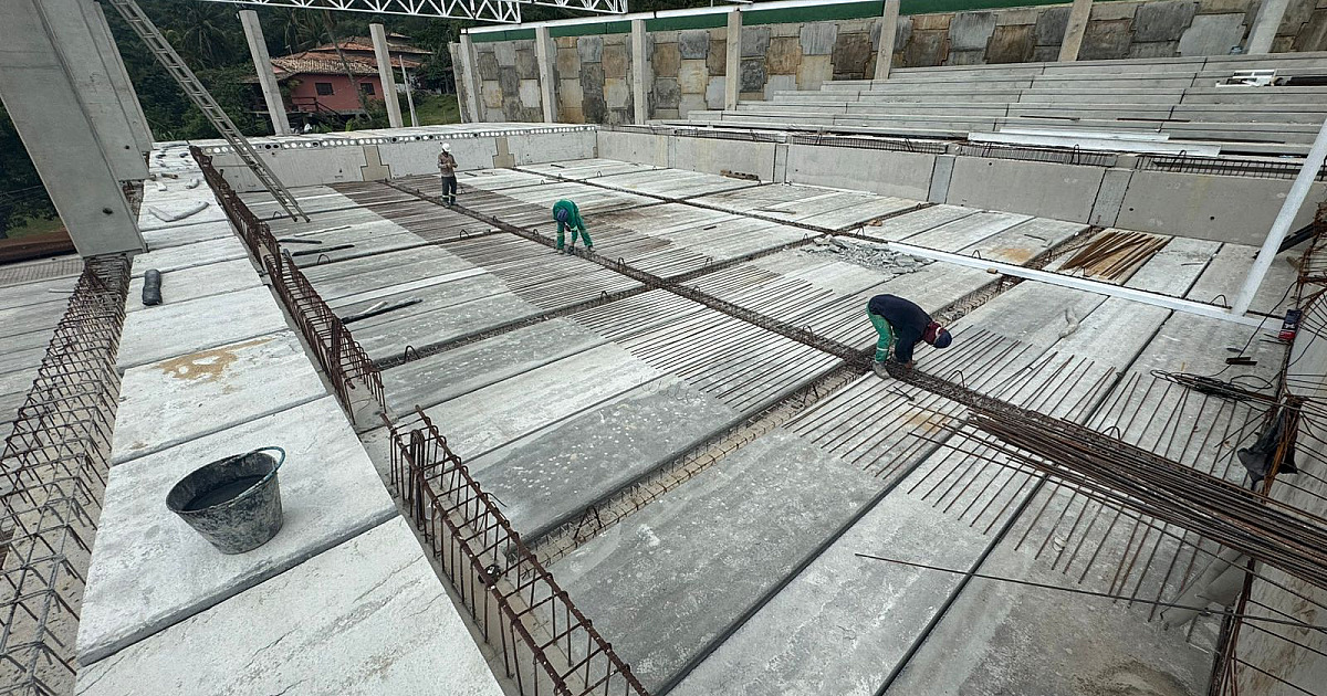 Colucci destaca avanço nas obras do PEII Sul com a construção de piscina semiolímpica
