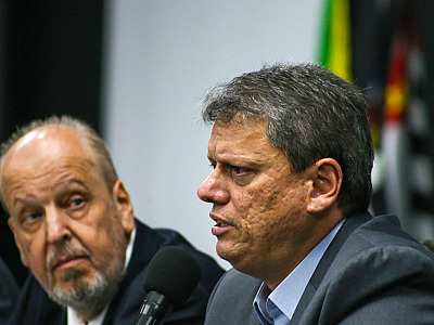 Redução do ICMS do combustível de aviação vai fomentar turismo em SP