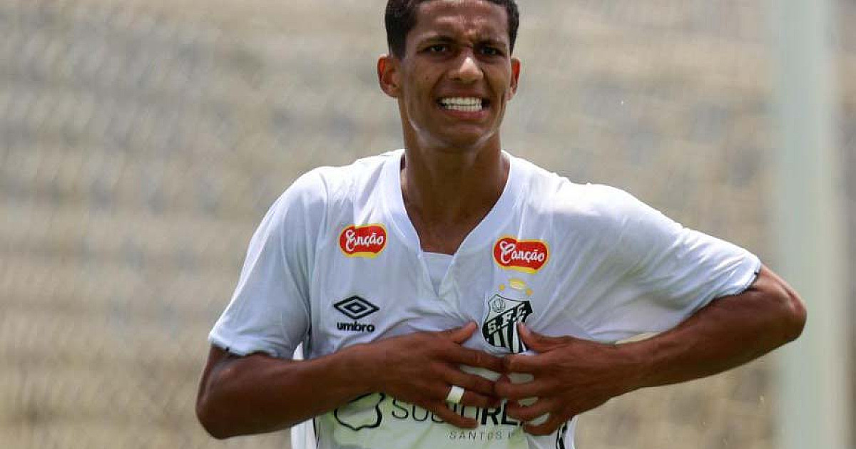 Jogador de São Sebastião estreia pelo profissional do Santos na Copa Sul-Americana