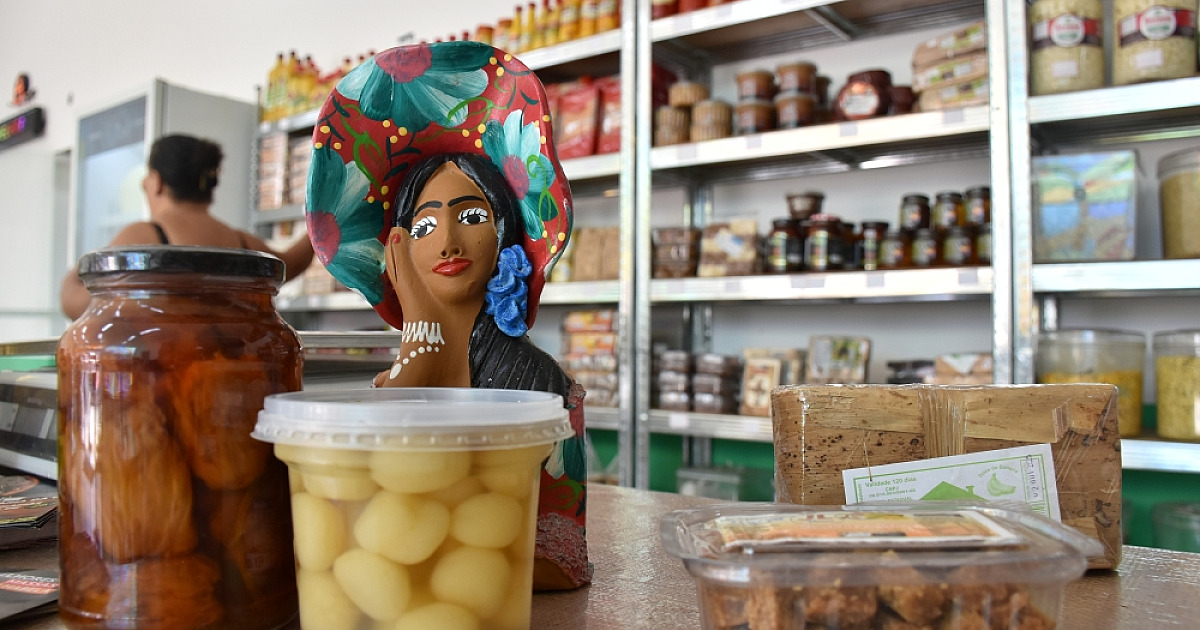 Mercado Municipal de Ilhabela oferece cafés especiais, produtos do Norte e Nordeste e massas artesanais