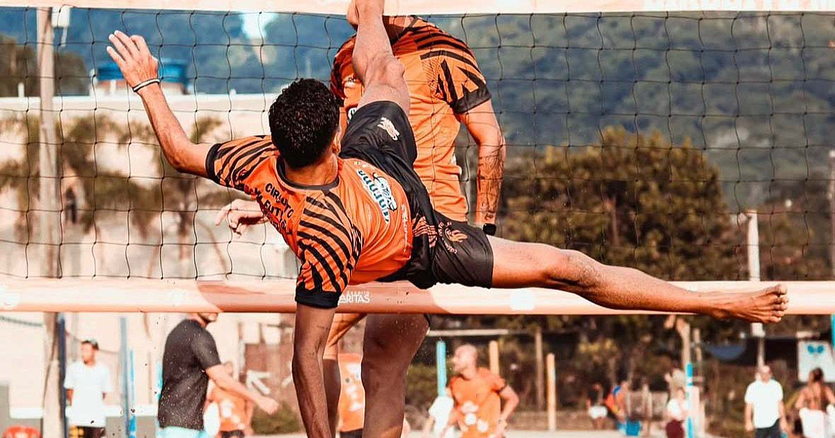Copa Pé na Areia do Circuito MM Futevôlei reúne atletas estaduais em Boiçucanga