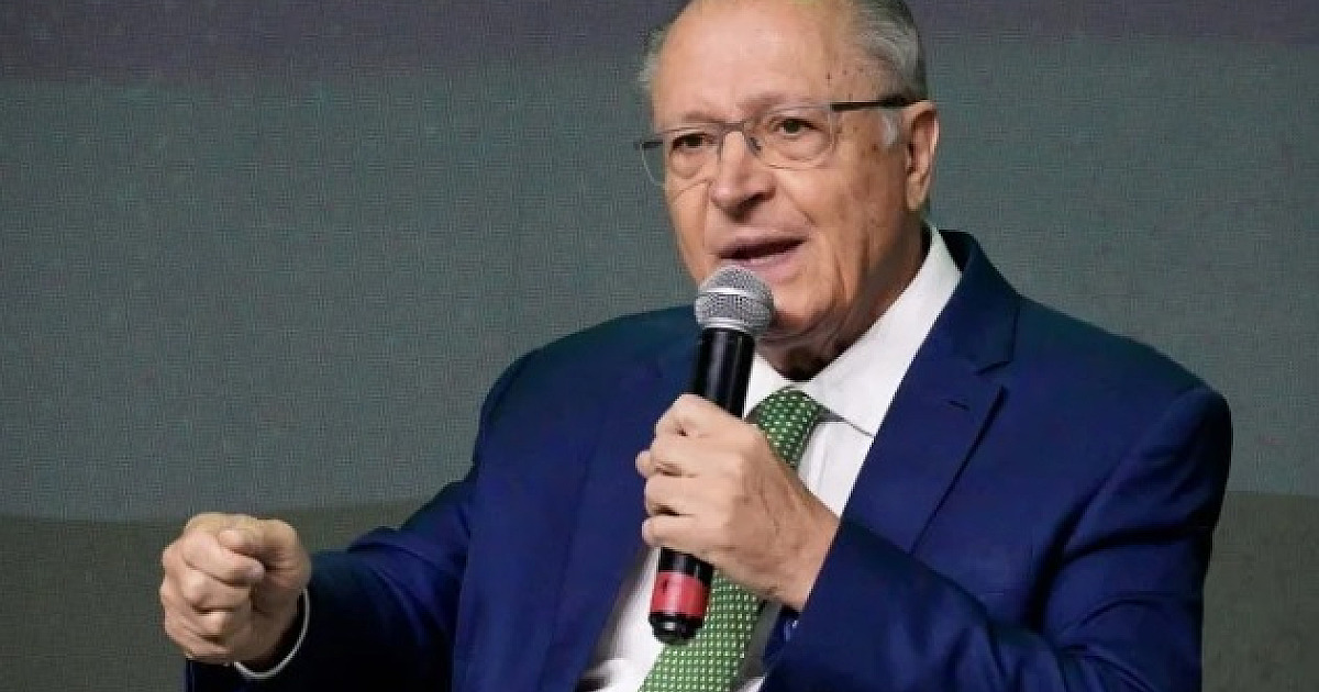 Geraldo Alckmin comenta atuação de Flávio Bolsonaro durante agenda em Caraguá