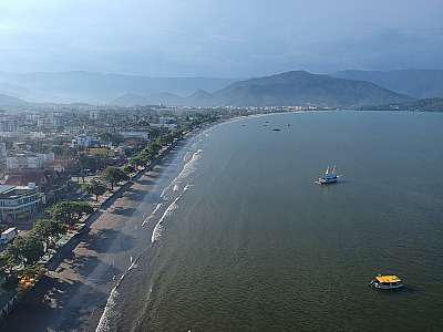 A Praia do Itaguá, em Ubatuba, é uma das praias impróprias para banho.
