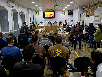 Vereadores julgam nesta terça-feira (16), as contas de 2022 do ex-prefeito Felipe Augusto, rejeitadas pelo TCE.