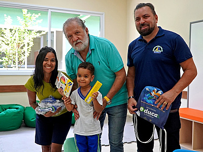 Prefeito Toninho Colucci dá início a concurso da Educação em Ilhabela.