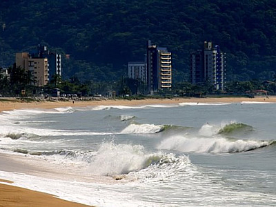 Caso de afogamento aconteceu na Praia do Capricórnio, em Caraguá.