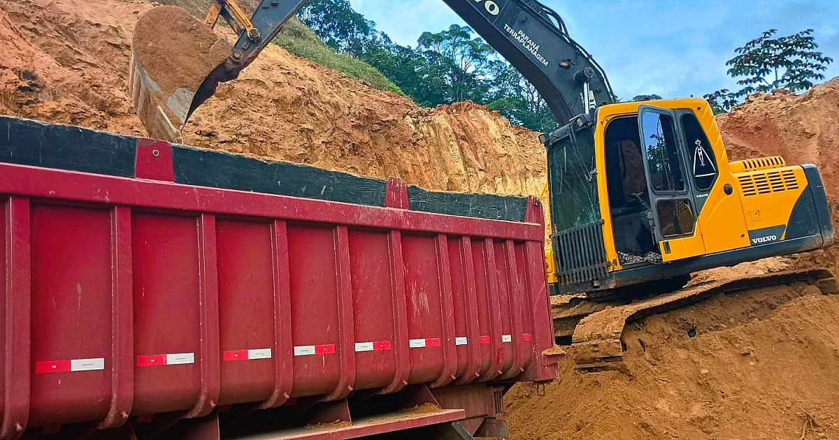 Prefeitura aplica multa de R$ 45 mil por movimentação irregular de terra em área embargada de Boiçucanga