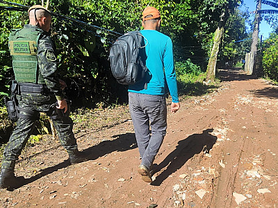 Diante das irregularidades verificadas, a Polícia Ambiental lavrou um Auto de Demolição, com prazo de 24 horas para cumprimento.