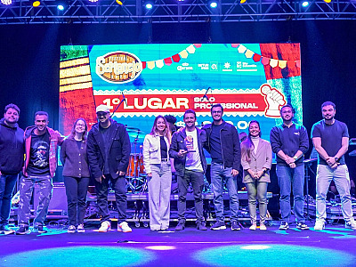 O evento reuniu intérpretes das categorias amador e profissional, nas modalidades solo e dupla, valorizando artistas locais e regionais.