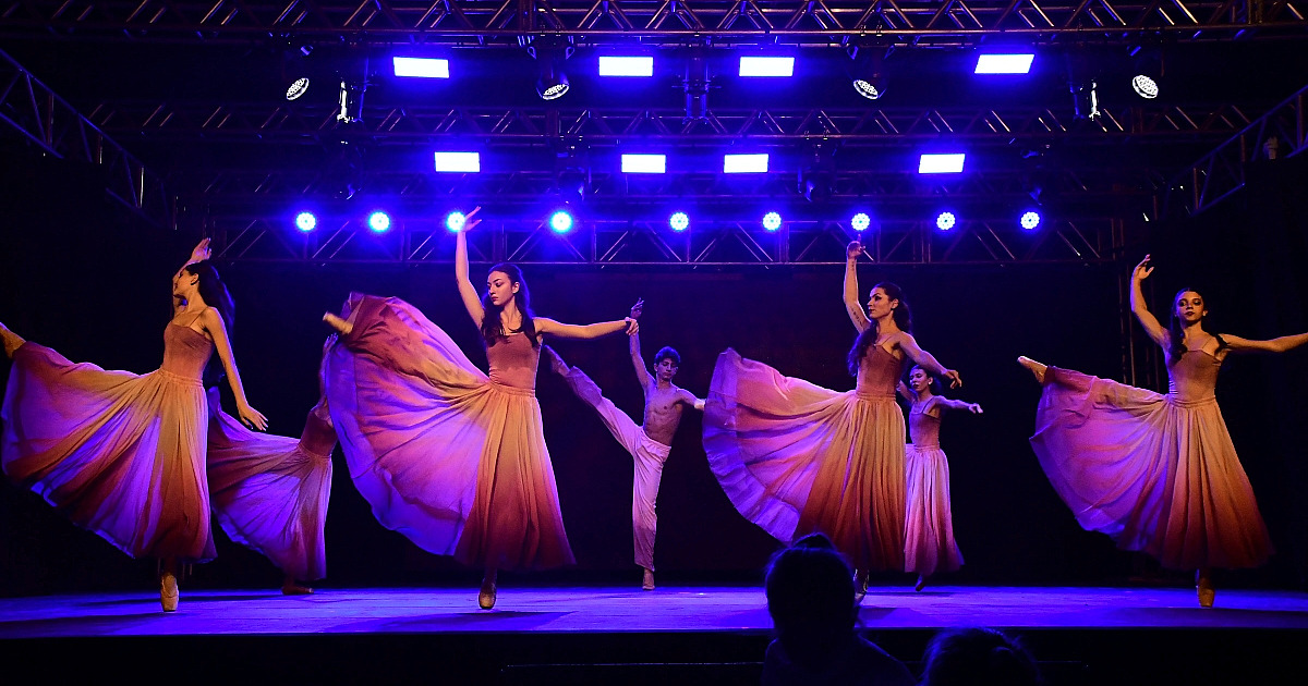 XXI Mostra de Dança revela talentos de diferentes gerações e amplia diversidade artística em Ilhabela